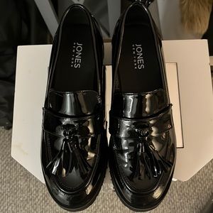 Jones New York patent loafers
